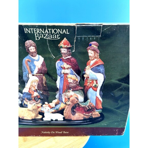 VTG International Bazaar Porcelain Nativity 10-Figures  Wood Stable 44156978 - Picture 3 of 11